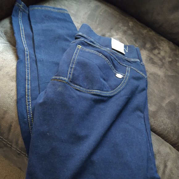 BRAND NEW WITH TAGS - LA FORME - JEGGINGS JEANS
